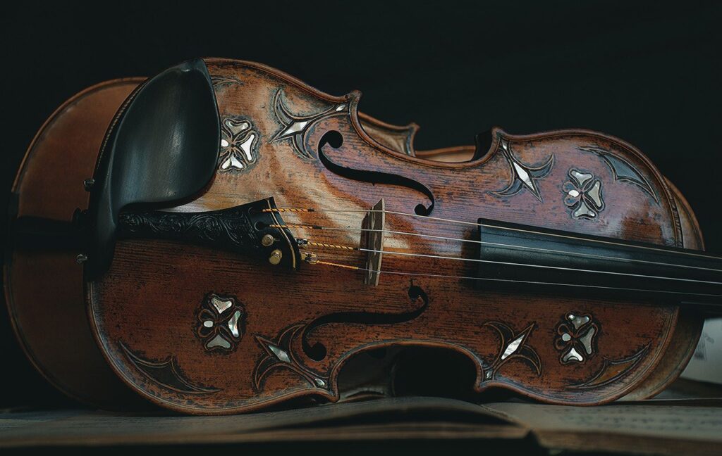 violin, antique, instruments-7705027.jpg